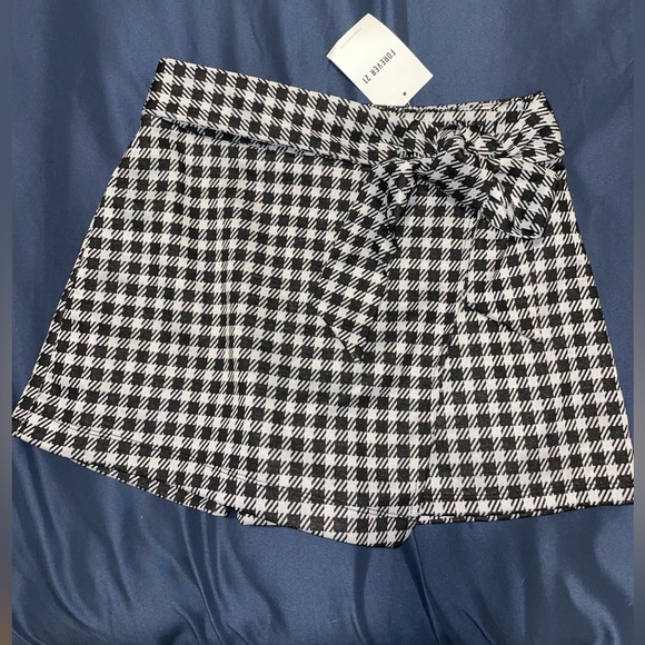 Forever 21 Dresses & Skirts - *NWT Forever 21 Woven Gingham Pattern Wrap Tie Skort